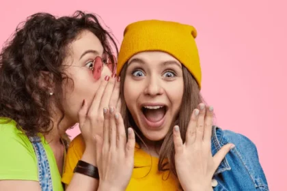 Lebih Berhati-hati, Kenali Cara Mengatasi Oversharing Ketika Bercerita