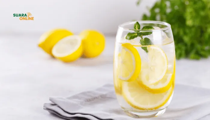 Manfaat Air Lemon untuk Kesehatan dan Cara Konsumsinya dengan Benar