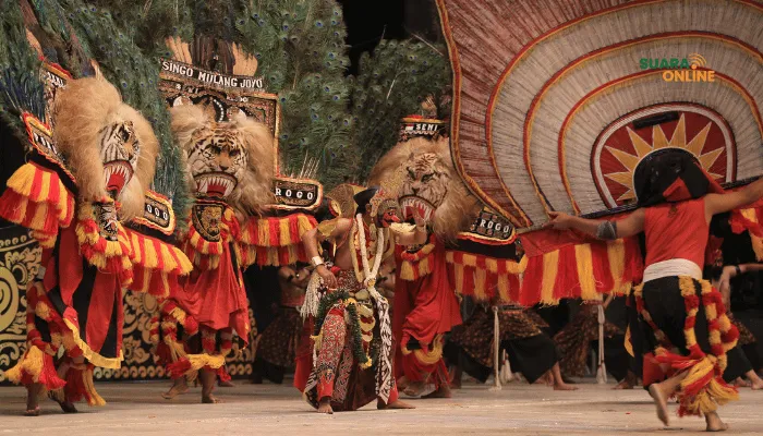 5 Tari Tradisional Jawa Timur yang Sering Dipentaskan