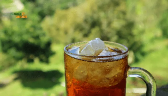 Bahaya Es Teh: Minuman Menyegarkan yang Berdampak bagi Kesehatan