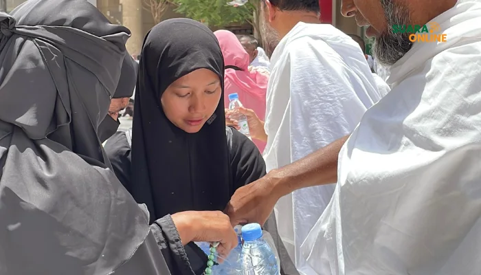 Yayasan Alfatihah Distribusikan Program Sedekah Air Baitullah