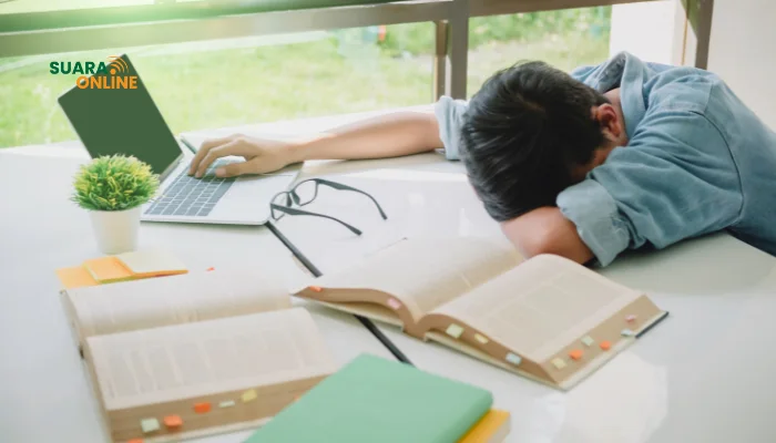 Kerja Seharian Membuat Lelah? Inilah 7 Tips Recharge Energi Saat Jam Istirahat!