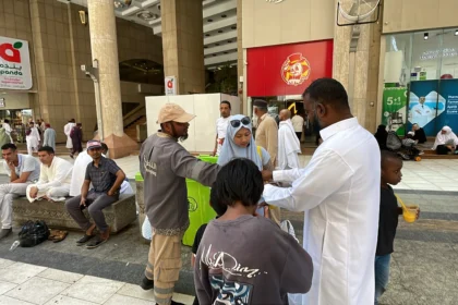 Yayasan Alfatihah Melakukan Distribusi Minuman di Tanah Suci Melalui Program Sedekah Air Baitullah 