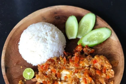 5 Hal Nyebelin Saat Beli Ayam Geprek yang Bikin Nafsu Makan Langsung Hilang!