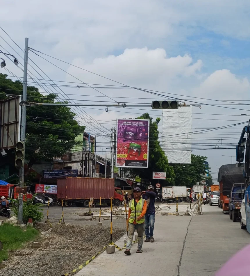 Perbaikan Jalan Majapahit Sebabkan Arus Padat, Namun Tetap Lancar