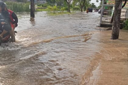 Banjir Lumpuhkan Aktivitas, Usaha Rental Motor Semarang Ikut Terdampak