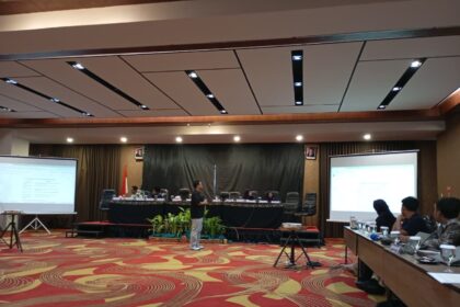 Tekankan Pentingnya Wibawa dan Body Language Saat Bertemu Pihak Berpangkat Tinggi