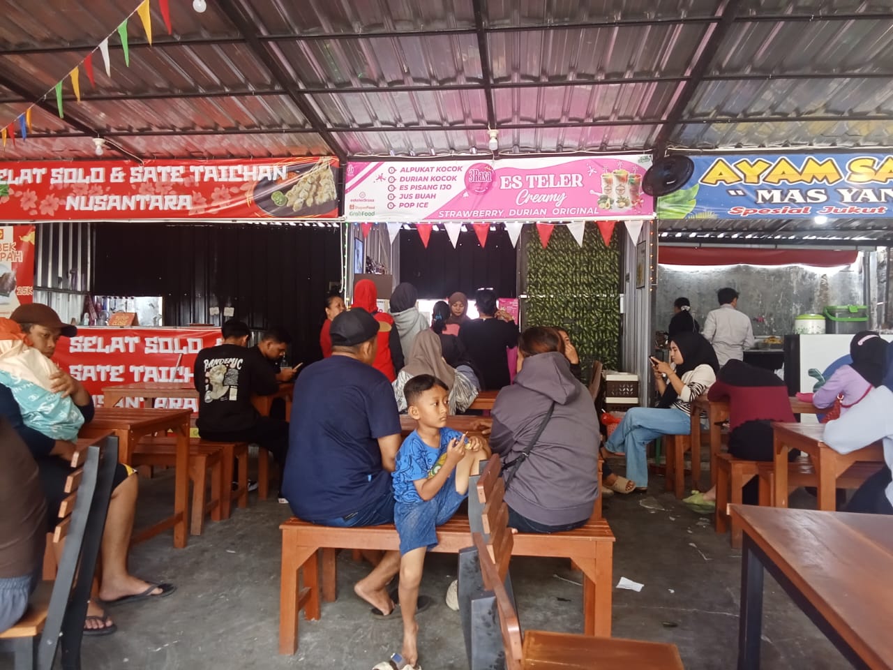 Es Teller Creamy di Tlogosari Mendadak Viral, Antrean Pembeli Memanjang Setiap Hari