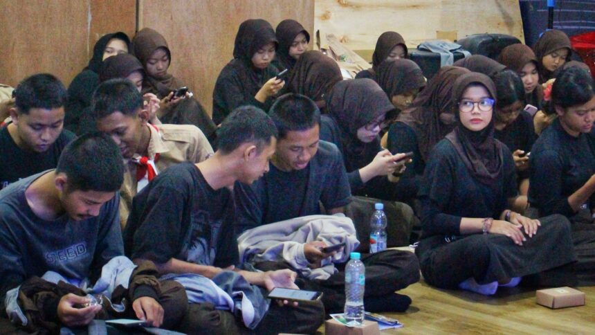 DIGINOVA 2025: Mahasiswa ILKOM UDINUS Dorong Pelajar Bangun Personal Branding Positif