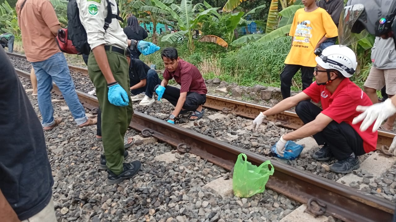 Peristiwa Tragis di Rel Kereta Bugen–Bangetayu, Diduga Bunuh Diri, Lalu Lintas Padat