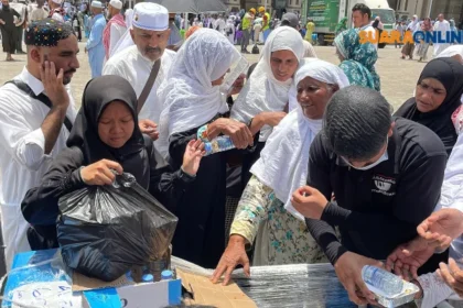 Menebar Manfaat di Masjidil Haram Lewat 4.500 Box Sedekah Nasi Baitullah