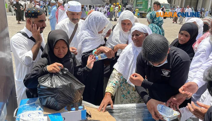 Menebar Manfaat di Masjidil Haram Lewat 4.500 Box Sedekah Nasi Baitullah
