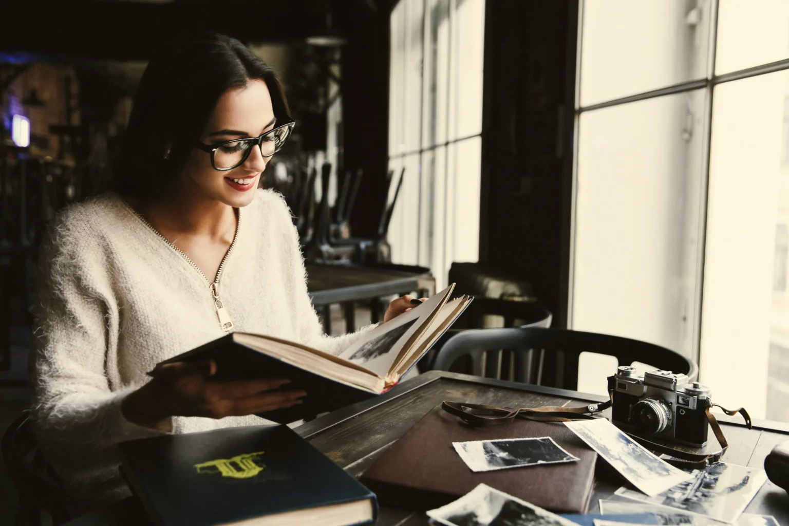 Konflik Batin yang Selalu Dialami Penulis Novel: Benarkah Dapat Menghambat Proses Menulis?