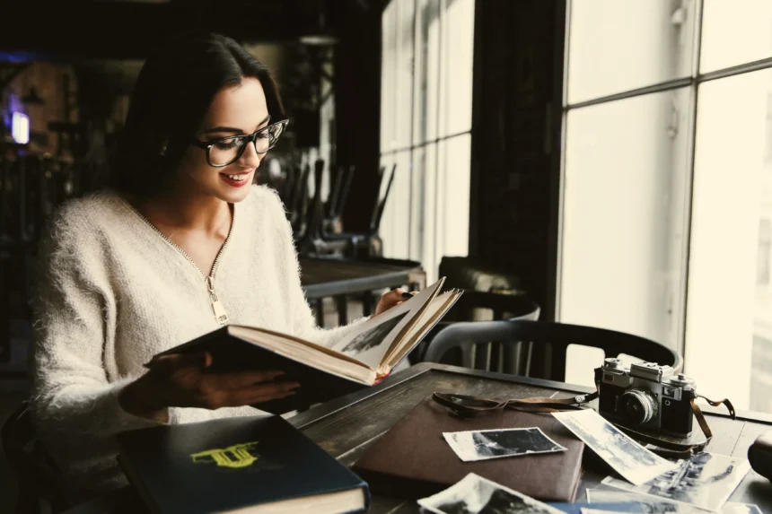 Konflik Batin yang Selalu Dialami Penulis Novel: Benarkah Dapat Menghambat Proses Menulis?