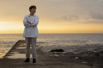 Menjadi Dewasa Tanpa Kehilangan Jati Diri: Cara Bertumbuh tanpa Mengkhianati Diri Sendiri