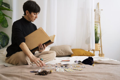 Redefinisi Makna “Cukup” dalam Kehidupan: Belajar Merasa Puas Tanpa Kehilangan Arah