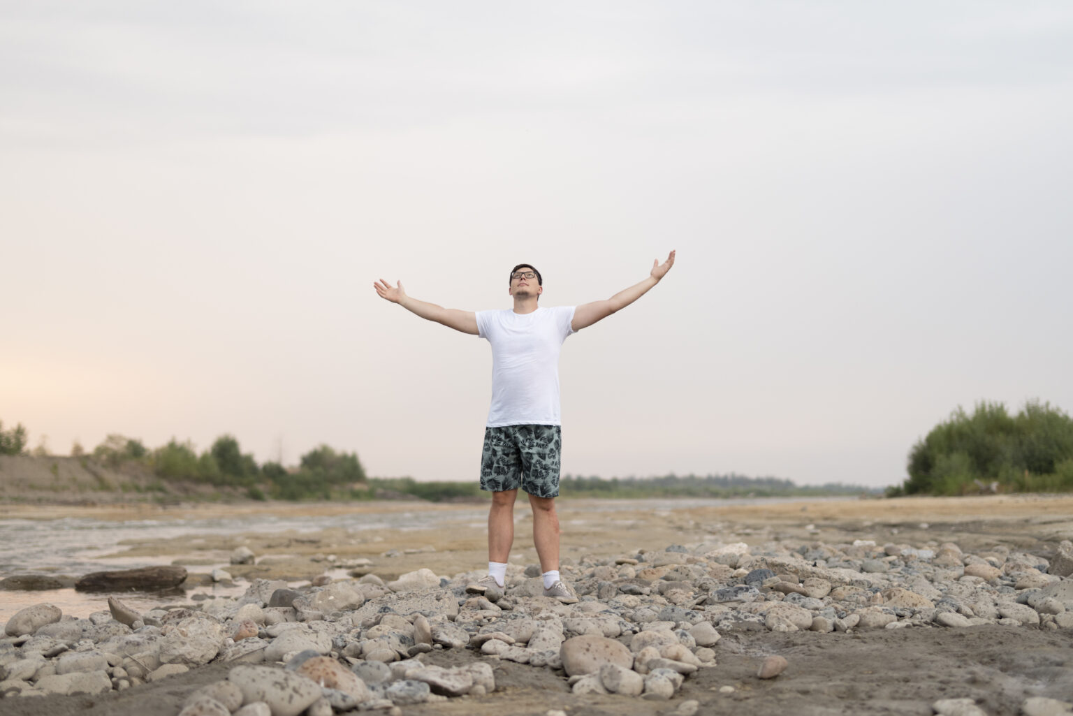 Bukan Terlambat, Melainkan Sedang Bertumbuh: Memahami Proses Hidup Tanpa Membandingkan Diri