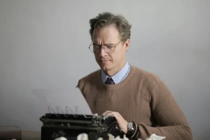 Kenapa Penulis Novel Sering Terjebak Sifat Perfeksionis?