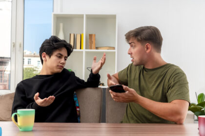 Cara Berbicara dengan Tenang Saat Emosi