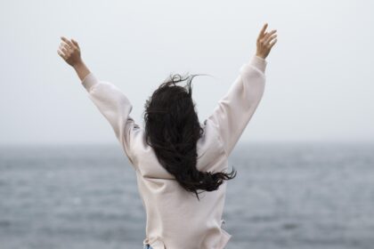 Berdamai dengan Versi Diri yang Belum Berhasil agar Tetap Tumbuh Tanpa Menyalahkan Diri