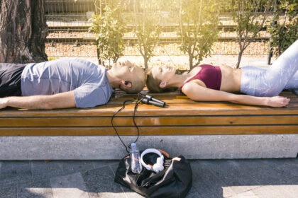 Social Battery: Cara Mengisi Ulang Energi Sosial bagi Introvert dan Ekstrovert