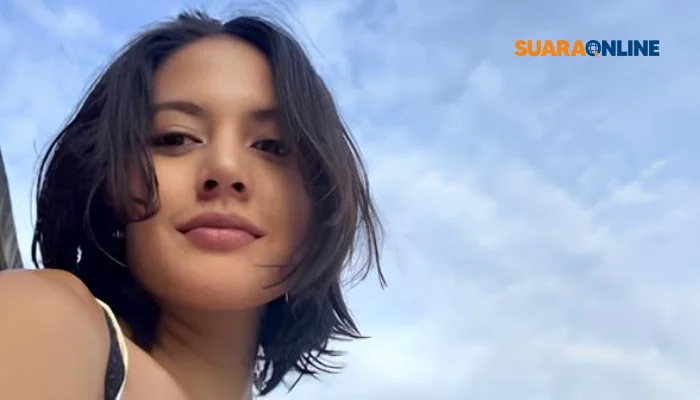 Aurélie Moeremans Ungkap Jadi Korban Child Grooming Sejak Usia 15 Tahun Lewat Buku Broken Strings