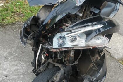 Kecelakaan Motor vs Motor Terjadi di Jalan Wolter Monginsidi Pedurungan, Kendaraan Rusak Parah