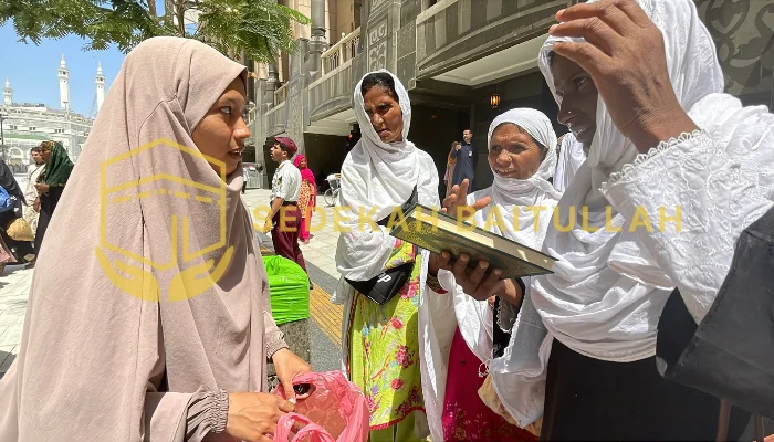 Ratusan Mushaf Tersalurkan di Tanah Suci Melalui Program Sedekah Mushaf Baitullah!