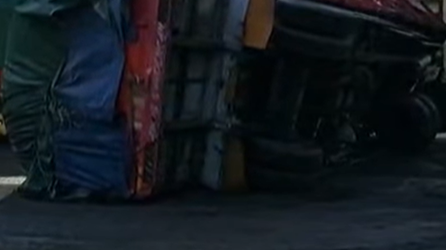 Jalan Rusak di Kawasan Industri Terboyo Ancam Keselamatan Pekerja, Truk Terguling Jadi Alarm Bahaya