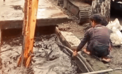 Suara Online, Semarang –  Kinerja Lurah Karangroto mendapat perhatian positif dari warga setelah dilakukan pengerukan sedimen di saluran air wilayah setempat.