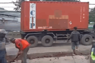 Peninggian Jalan Arah Semarang–Demak Mulai Dikerjakan, Pengguna Jalan Diminta Lebih Waspada