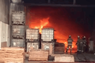 Kebakaran Gudang Triplek Terjadi di Kawasan Industri Terboyo Semarang