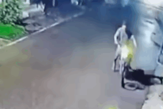 Aksi Maling Motor Terekam CCTV di Tlogosari Kulon, Honda CRF Raib Digondol Pelaku