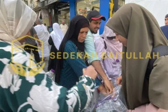 Sedekah Air Baitullah Berbagi Ratusan Air Minum untuk Tamu Allah di Baitullah