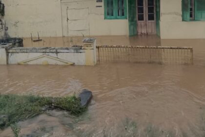 Pati Berduka, Banjir Rendam 12 Kecamatan dan 48 Desa, Akses Jalan Lumpuh