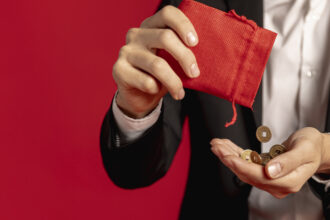 Gaji Segitu-Gitu Aja? Ini Cara Karyawan Tetap Bisa Punya Tabungan Emas