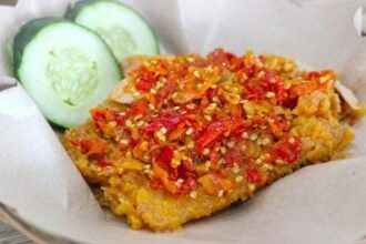 5 Hal Nyebelin Saat Beli Ayam Geprek yang Bikin Nafsu Makan Langsung Hilang!