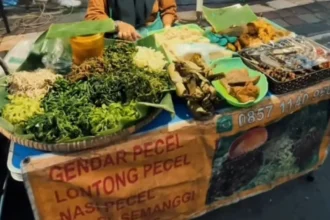 Rekomendasi Kuliner di Semarang: Gendar Pecel Nikmat Harga Mulai dari 8 Ribuan Aja! 