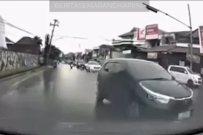 Mobil Lawan Arah di Perempatan Pasar Kambing Semarang, Pengguna Jalan Terancam
