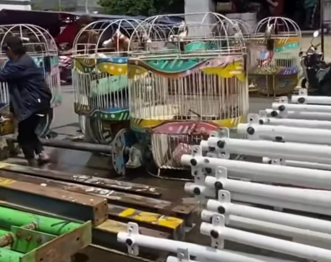 Menjelang Dugderan 2026, Wahana Permainan Mulai Dipersiapkan Di Sekitar Kawasan