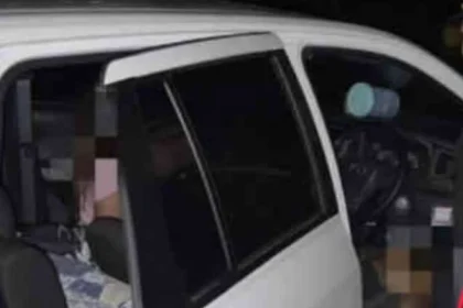 Kepergok Razia, Sejoli Asyik Bermesraan di Mobil Bergoyang Pantai Bandengan Jepara