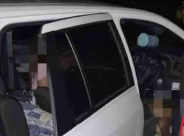 Kepergok Razia, Sejoli Asyik Bermesraan di Mobil Bergoyang Pantai Bandengan Jepara