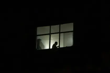 Sleep Procrastination: Kebiasaan Menunda Tidur yang Berbahaya