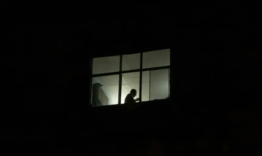Sleep Procrastination: Kebiasaan Menunda Tidur yang Berbahaya