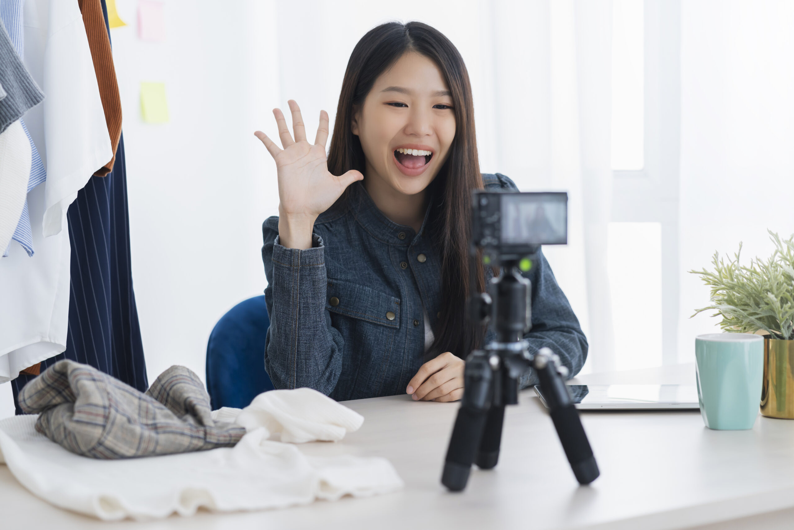 Kenapa Gen Z Berlomba Jadi Content Creator? Ini Alasannya!