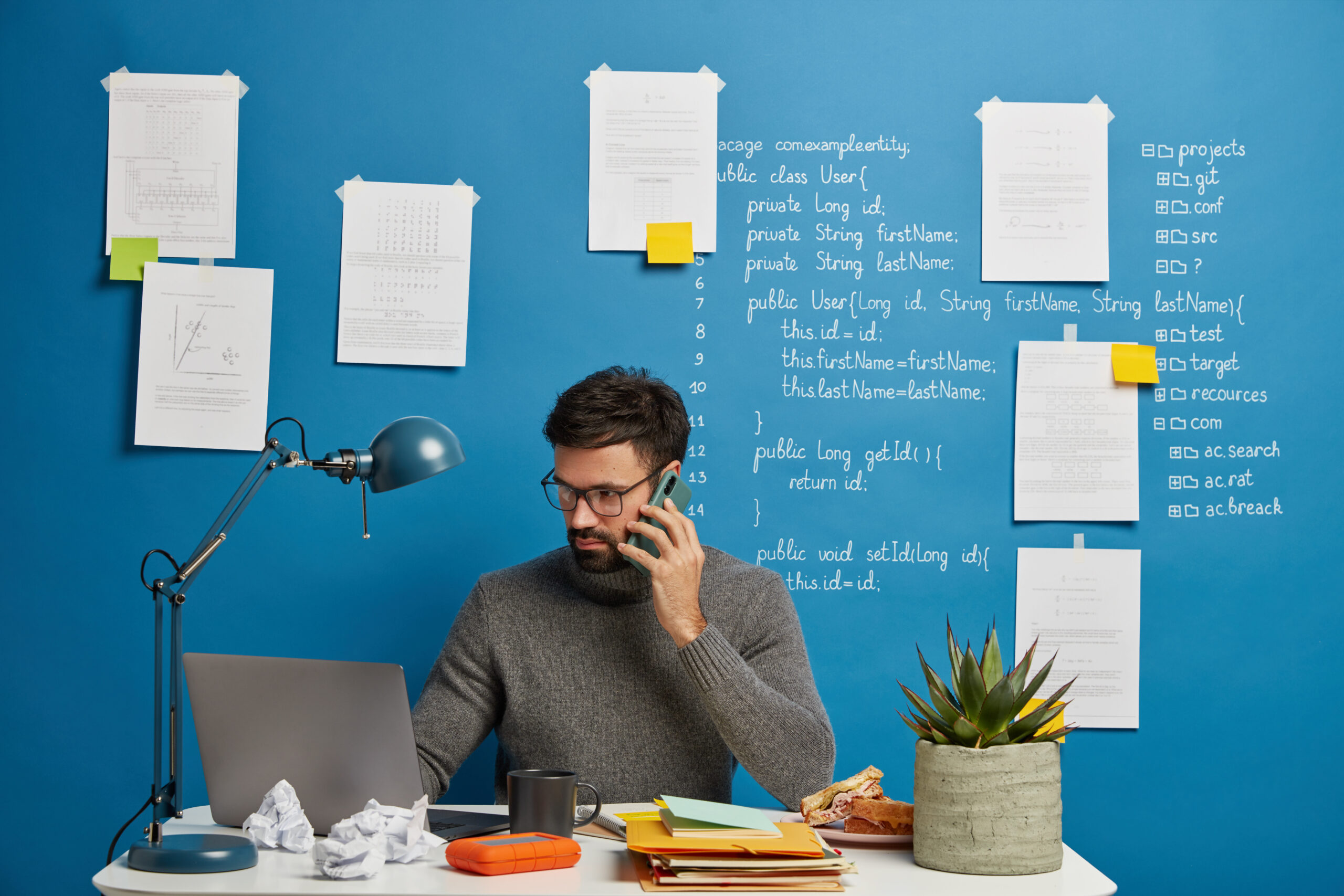 Stop Multitasking: Fokus pada Satu Hal Justru Membuatmu Lebih Cepat Selesai