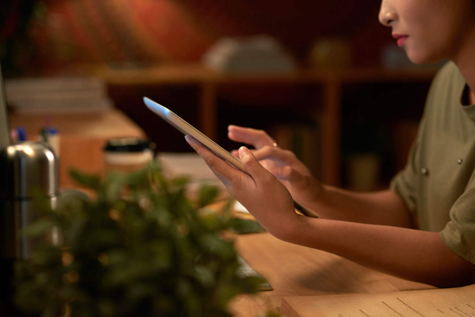 Hati-hati! Ini 5 Bahaya Scrolling Sosmed Tanpa Henti yang Sering Nggak Disadari