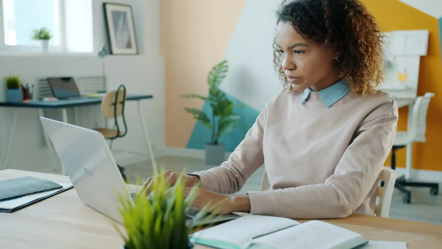 Digital Fatigue: Lelah Mental Akibat Layar yang Harus Diwaspadai