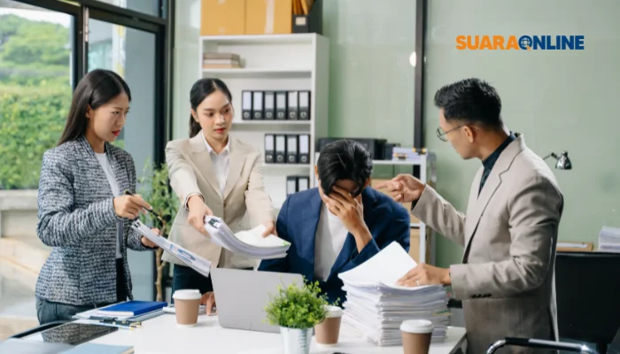 Menghadapi Kritik Tanpa Tersinggung dan Emosional: Cara Tetap Tenang dan Mengubah Kritik Jadi Peluang Bertumbuh