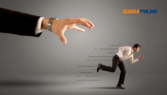 Spiritual Bypassing: Fenomena Lari dari Masalah Menggunakan Agama dan Kenali 4 Tanda-tandanya!